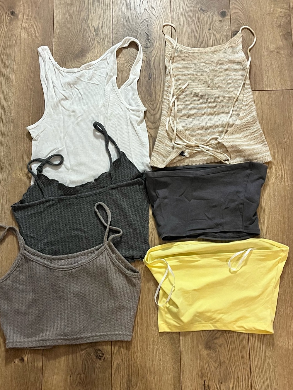 Summer top bundle - Picture 2 of 2